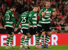 慢镜回看文班撞飞莫兰特完成2+1，太狠了！